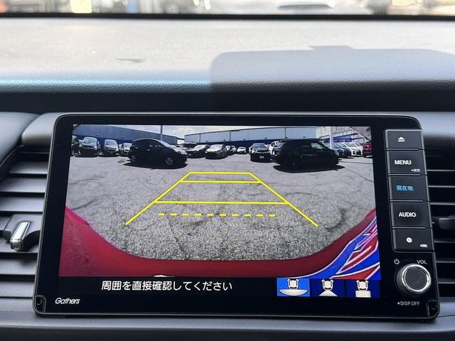 フィット ｅ：ＨＥＶホーム　２０周年特別仕様車　カーサ　ホンダセンシング・純正９型フルセグナビ・バックカメラ・ＢＴオーディオ・ＣＤ・ＤＶＤ・クリアランスソナー・シートヒーター・ハーフレザー・純正１６ＡＷ・革ステア・フロアマット・ドアバイザー（8枚目）