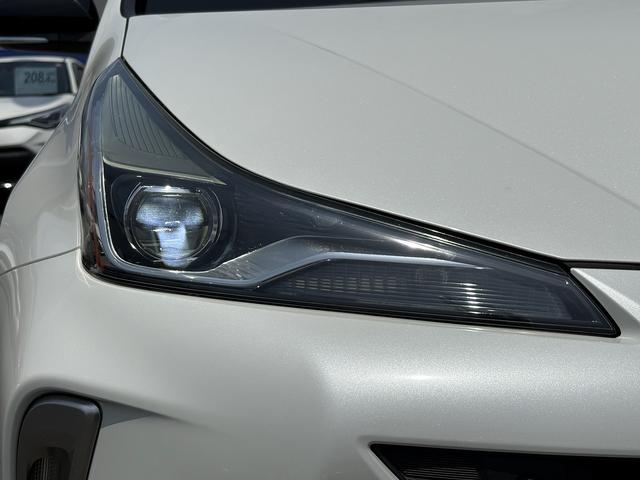 プリウス Ｓツーリングセレクション　後期・セーフティセンス・純正７型フルセグナビ・バックカメラ・ＥＴＣ・Ｂｌｕｅｔｏｏｔｈ・合皮レザー・シートヒーター・クリアランスソナー・ＬＥＤヘッドライト・ＡＵＴＯハイビーム・純正１７ＡＷ（28枚目）