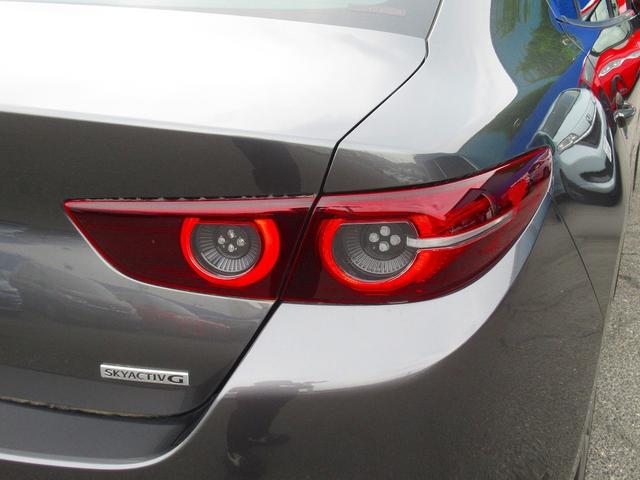 ＭＡＺＤＡ３セダン ２０Ｓプロアクティブ　ツーリングセレクション　ワンオーナー・ＡＣＣ・全周囲カメラ・フルセグナビ・ＤＶＤ再生・Ｂｌｕｅｔｏｏｔｈ・ＵＳＢ端子・パワーシート・オートハイビーム・コーナーセンサー・ＢＳＭ・レーンキープ・ドアバイザー（46枚目）