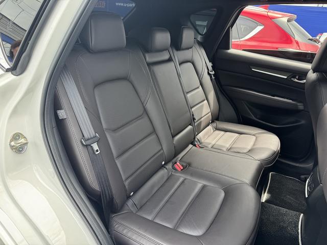 ＣＸ－５ ２５Ｓ　エクスクルーシブモード　ＡＣＣ・黒革シート・全周囲カメラ・ＢＯＳＥサウンド・フルセグナビ・Ｂｌｕｅｔｏｏｔｈ・ＥＴＣ２．０・ＵＳＢ端子・ワイヤレス充電・エアシート・ステアシフト・ＢＳＭ・ＨＵＤ・フロアマット（6枚目）