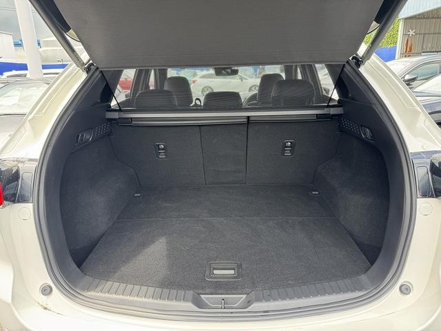 ＣＸ－５ ２５Ｓ　エクスクルーシブモード　ＡＣＣ・黒革シート・全周囲カメラ・ＢＯＳＥサウンド・フルセグナビ・Ｂｌｕｅｔｏｏｔｈ・ＥＴＣ２．０・ＵＳＢ端子・ワイヤレス充電・エアシート・ステアシフト・ＢＳＭ・ＨＵＤ・フロアマット（7枚目）