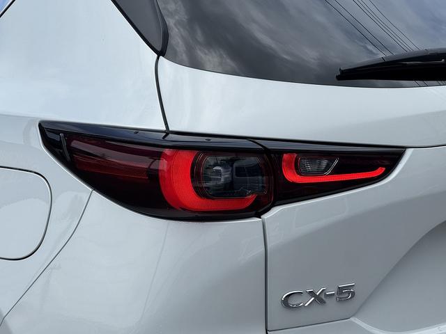 ＣＸ－５ ２５Ｓ　エクスクルーシブモード　ＡＣＣ・黒革シート・全周囲カメラ・ＢＯＳＥサウンド・フルセグナビ・Ｂｌｕｅｔｏｏｔｈ・ＥＴＣ２．０・ＵＳＢ端子・ワイヤレス充電・エアシート・ステアシフト・ＢＳＭ・ＨＵＤ・フロアマット（16枚目）