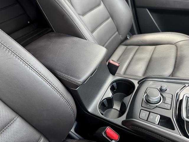 ＣＸ－５ ２５Ｓ　エクスクルーシブモード　ＡＣＣ・黒革シート・全周囲カメラ・ＢＯＳＥサウンド・フルセグナビ・Ｂｌｕｅｔｏｏｔｈ・ＥＴＣ２．０・ＵＳＢ端子・ワイヤレス充電・エアシート・ステアシフト・ＢＳＭ・ＨＵＤ・フロアマット（33枚目）