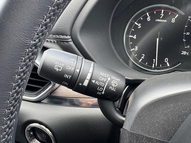 ＣＸ－５ ２５Ｓ　エクスクルーシブモード　ＡＣＣ・黒革シート・全周囲カメラ・ＢＯＳＥサウンド・フルセグナビ・Ｂｌｕｅｔｏｏｔｈ・ＥＴＣ２．０・ＵＳＢ端子・ワイヤレス充電・エアシート・ステアシフト・ＢＳＭ・ＨＵＤ・フロアマット（35枚目）