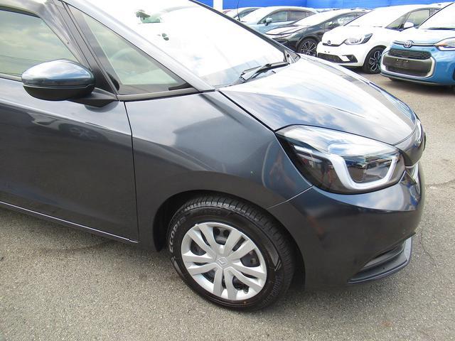 フィット ｅ：ＨＥＶホーム　ホンダセンシング・純正９インチナビ・バックカメラ・フルセグＴＶ・Ｂｌｕｅｔｏｏｔｈ・ＣＤ／ＤＶＤ再生・ＡＣＣ・ＬＫＡ・ＬＥＤヘッドライト・オートＨＩビーム・ハーフレザーシート・コーナーセンサー・ＥＴＣ（55枚目）