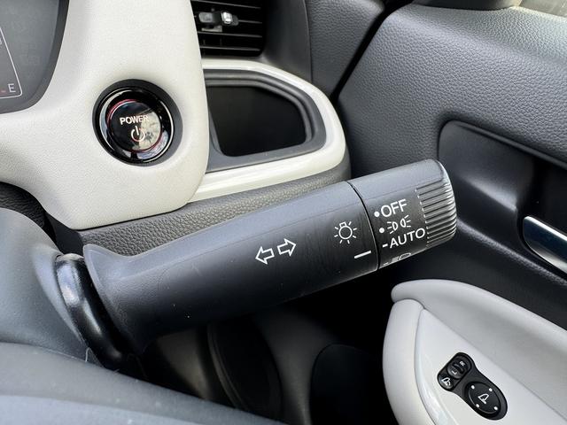 フィット ｅ：ＨＥＶホーム　ホンダセンシング・純正９インチナビ・バックカメラ・フルセグＴＶ・ＣＤ／ＤＶＤ再生・Ｂｌｕｅｔｏｏｔｈ・ＡＣＣ・ＬＫＡ・コーナーセンサー・ＬＥＤヘッドライト・オートＨＩビーム・ＥＴＣ・ハーフレザーシート（32枚目）