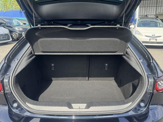 ＭＡＺＤＡ３ファストバック ２０Ｓバーガンディ　セレクション　赤革・全周囲カメラ・フルセグナビ・ＢＴオーディオ・ＬＥＤライト・ＨＵＤ・ＢＳＭ・ＡＣＣ・ＬＫＡ・ＡＨＢ・パドルシフト・Ｃソナー・ＵＳＢ・プライバシーガラス・ＥＴＣ・ステア・シートヒーター（7枚目）