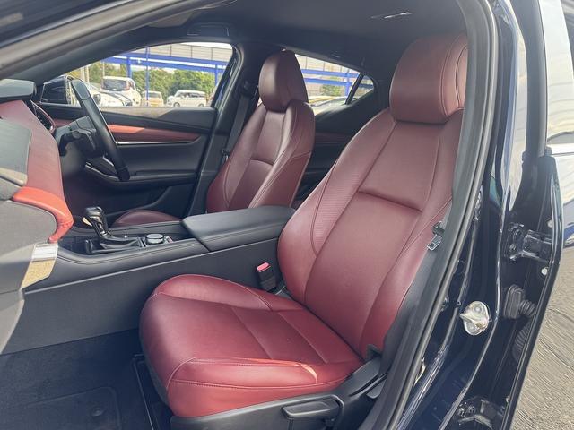 ＭＡＺＤＡ３ファストバック ２０Ｓバーガンディ　セレクション　赤革・全周囲カメラ・フルセグナビ・ＢＴオーディオ・ＬＥＤライト・ＨＵＤ・ＢＳＭ・ＡＣＣ・ＬＫＡ・ＡＨＢ・パドルシフト・Ｃソナー・ＵＳＢ・プライバシーガラス・ＥＴＣ・ステア・シートヒーター（9枚目）