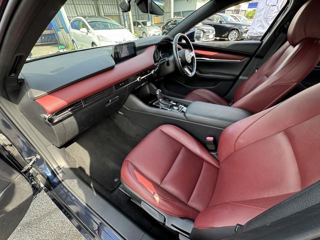 ＭＡＺＤＡ３ファストバック ２０Ｓバーガンディ　セレクション　赤革・全周囲カメラ・フルセグナビ・ＢＴオーディオ・ＬＥＤライト・ＨＵＤ・ＢＳＭ・ＡＣＣ・ＬＫＡ・ＡＨＢ・パドルシフト・Ｃソナー・ＵＳＢ・プライバシーガラス・ＥＴＣ・ステア・シートヒーター（11枚目）