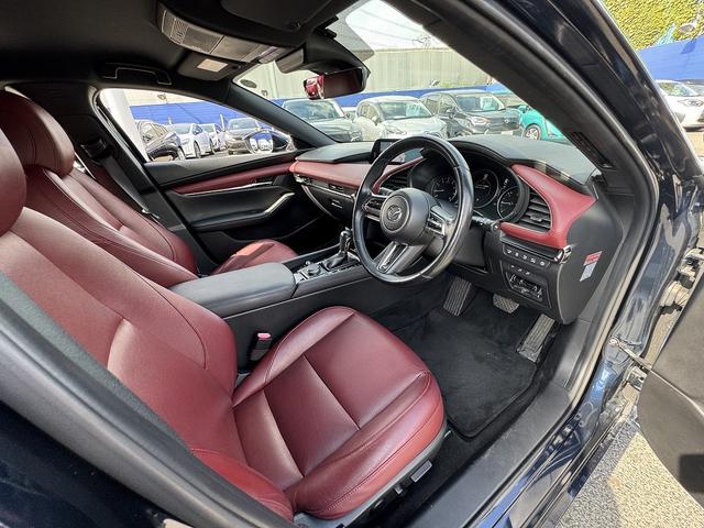 ＭＡＺＤＡ３ファストバック ２０Ｓバーガンディ　セレクション　赤革・全周囲カメラ・フルセグナビ・ＢＴオーディオ・ＬＥＤライト・ＨＵＤ・ＢＳＭ・ＡＣＣ・ＬＫＡ・ＡＨＢ・パドルシフト・Ｃソナー・ＵＳＢ・プライバシーガラス・ＥＴＣ・ステア・シートヒーター（14枚目）