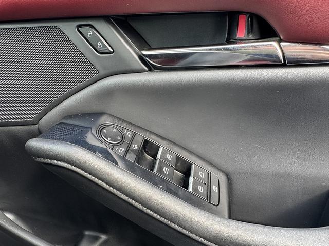 ＭＡＺＤＡ３ファストバック ２０Ｓバーガンディ　セレクション　赤革・全周囲カメラ・フルセグナビ・ＢＴオーディオ・ＬＥＤライト・ＨＵＤ・ＢＳＭ・ＡＣＣ・ＬＫＡ・ＡＨＢ・パドルシフト・Ｃソナー・ＵＳＢ・プライバシーガラス・ＥＴＣ・ステア・シートヒーター（30枚目）