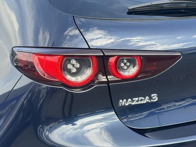 ＭＡＺＤＡ３ファストバック ２０Ｓバーガンディ　セレクション　赤革・全周囲カメラ・フルセグナビ・ＢＴオーディオ・ＬＥＤライト・ＨＵＤ・ＢＳＭ・ＡＣＣ・ＬＫＡ・ＡＨＢ・パドルシフト・Ｃソナー・ＵＳＢ・プライバシーガラス・ＥＴＣ・ステア・シートヒーター（35枚目）