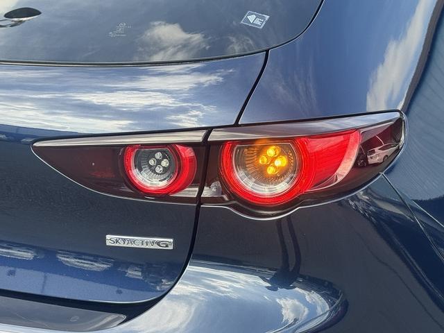 ＭＡＺＤＡ３ファストバック ２０Ｓバーガンディ　セレクション　赤革・全周囲カメラ・フルセグナビ・ＢＴオーディオ・ＬＥＤライト・ＨＵＤ・ＢＳＭ・ＡＣＣ・ＬＫＡ・ＡＨＢ・パドルシフト・Ｃソナー・ＵＳＢ・プライバシーガラス・ＥＴＣ・ステア・シートヒーター（36枚目）