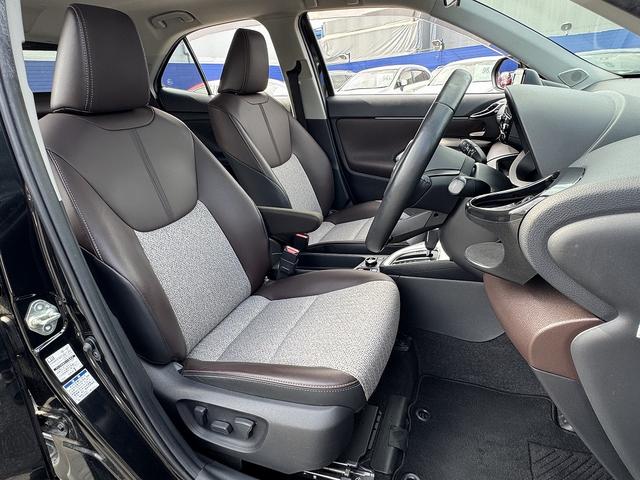 ヤリスクロス ハイブリッドＺ　セーフティセンス・ディスプレイオーディオ・全周囲カメラ・フルセグナビ・Ｃａｒｐｌａｙ・ＢＴオーディオ・ＥＴＣ・パワーバックドア・シート＆ステアヒーター・パワーシート・Ｃソナー・ＢＳＭ・ＨＵＤ（5枚目）