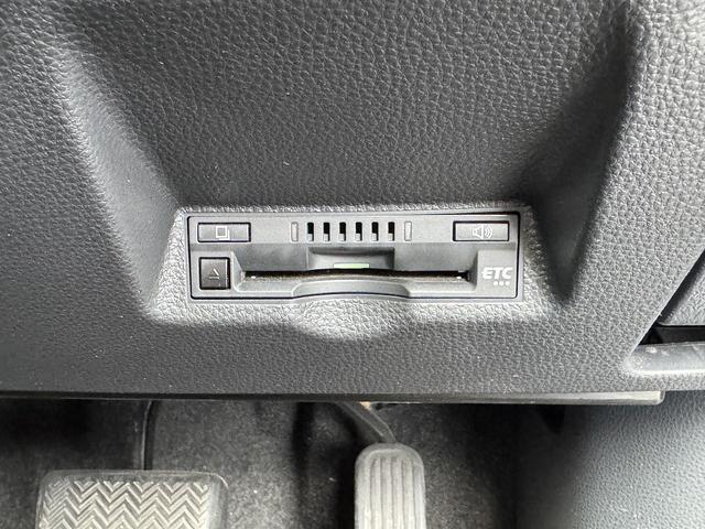 ヤリスクロス ハイブリッドＺ　セーフティセンス・ディスプレイオーディオ・全周囲カメラ・フルセグナビ・Ｃａｒｐｌａｙ・ＢＴオーディオ・ＥＴＣ・パワーバックドア・シート＆ステアヒーター・パワーシート・Ｃソナー・ＢＳＭ・ＨＵＤ（11枚目）