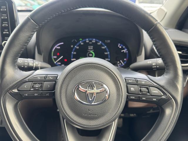 ヤリスクロス ハイブリッドＺ　セーフティセンス・ディスプレイオーディオ・全周囲カメラ・フルセグナビ・Ｃａｒｐｌａｙ・ＢＴオーディオ・ＥＴＣ・パワーバックドア・シート＆ステアヒーター・パワーシート・Ｃソナー・ＢＳＭ・ＨＵＤ（13枚目）