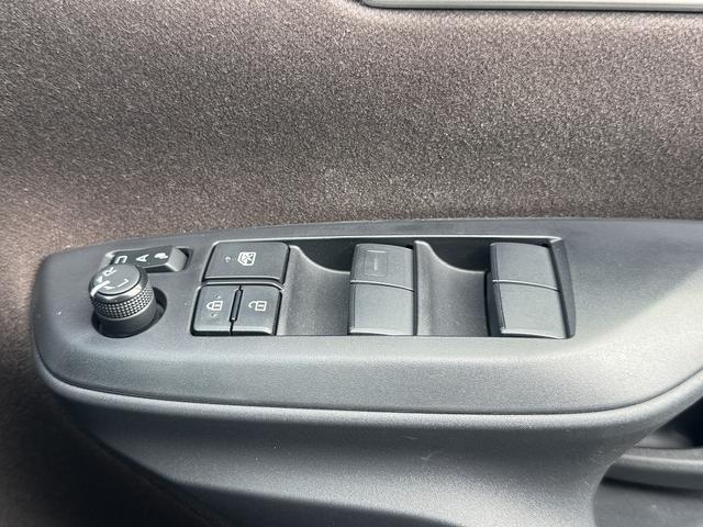 ヤリスクロス ハイブリッドＺ　セーフティセンス・ディスプレイオーディオ・全周囲カメラ・フルセグナビ・Ｃａｒｐｌａｙ・ＢＴオーディオ・ＥＴＣ・パワーバックドア・シート＆ステアヒーター・パワーシート・Ｃソナー・ＢＳＭ・ＨＵＤ（41枚目）