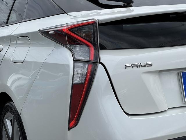プリウス Ｓツーリングセレクション　セーフティセンス・純正９インチナビ・フルセグＴＶ・バックカメラ・Ｂｌｕｅｔｏｏｔｈ・ＣＤ／ＤＶＤ再生・ＡＣＣ・ＬＤＡ・ＬＥＤヘッドライト・オートＨＩビーム・シートヒーター・ＥＴＣ２．０・ドアバイザー（47枚目）