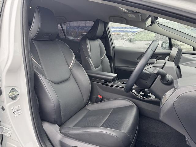 プリウス Ｚ　セーフティセンス・１２．３型フルセグナビ・Ｃａｒｐｌａｙ・全周囲カメラ・ＥＴＣ２．０・パワーバックドア・デジタルミラー・ステアヒーター・ＡＣ１００Ｖ電源・Ｐアシスト・Ｃソナー・ＢＳＭ・ＲＣＴＡ（5枚目）
