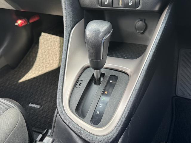 ヤリス ハイブリッドＺ　セーフティセンス・ディスプレイオーディオナビ・バックカメラ・Ｂｌｕｅｔｏｏｔｈ・Ｃａｒｐｌａｙ・ＡＣＣ・ＬＤＡ・ＢＳＭ・コーナーセンサー・ＬＥＤヘッドライト・オートＨＩビーム・ＥＴＣ・ドアバイザー（10枚目）