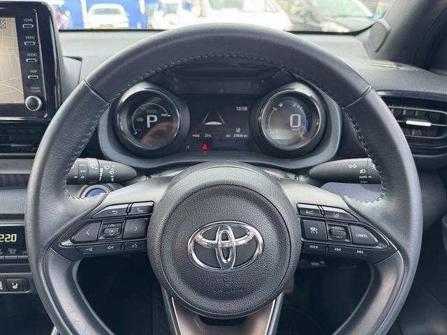 ヤリス ハイブリッドＺ　セーフティセンス・ディスプレイオーディオナビ・バックカメラ・Ｂｌｕｅｔｏｏｔｈ・Ｃａｒｐｌａｙ・ＡＣＣ・ＬＤＡ・ＢＳＭ・コーナーセンサー・ＬＥＤヘッドライト・オートＨＩビーム・ＥＴＣ・ドアバイザー（12枚目）