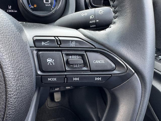ヤリス ハイブリッドＺ　セーフティセンス・ディスプレイオーディオナビ・バックカメラ・Ｂｌｕｅｔｏｏｔｈ・Ｃａｒｐｌａｙ・ＡＣＣ・ＬＤＡ・ＢＳＭ・コーナーセンサー・ＬＥＤヘッドライト・オートＨＩビーム・ＥＴＣ・ドアバイザー（13枚目）