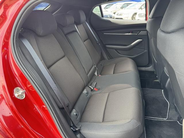 ＭＡＺＤＡ３ファストバック １５Ｓツーリング　純正ナビ・フルセグＴＶ・全周囲カメラ・Ｂｌｕｅｔｏｏｔｈ・Ｃａｒｐｌａｙ・ＡＴ誤発進抑制制御（前後）・ＡＣＣ・ＢＳＭ・ＬＫＡ・コーナーセンサー・ＨＵＤ・ＬＥＤヘッドライト・オートＨＩビーム・ＥＴＣ（6枚目）