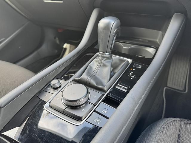 ＭＡＺＤＡ３ファストバック １５Ｓツーリング　純正ナビ・フルセグＴＶ・全周囲カメラ・Ｂｌｕｅｔｏｏｔｈ・Ｃａｒｐｌａｙ・ＡＴ誤発進抑制制御（前後）・ＡＣＣ・ＢＳＭ・ＬＫＡ・コーナーセンサー・ＨＵＤ・ＬＥＤヘッドライト・オートＨＩビーム・ＥＴＣ（10枚目）