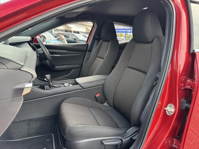 ＭＡＺＤＡ３ファストバック １５Ｓツーリング　純正ナビ・フルセグＴＶ・全周囲カメラ・Ｂｌｕｅｔｏｏｔｈ・Ｃａｒｐｌａｙ・ＡＴ誤発進抑制制御（前後）・ＡＣＣ・ＢＳＭ・ＬＫＡ・コーナーセンサー・ＨＵＤ・ＬＥＤヘッドライト・オートＨＩビーム・ＥＴＣ（36枚目）