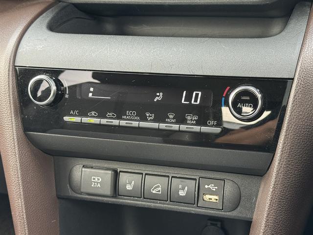 ヤリスクロス ハイブリッドＺ　全周囲カメラ・フルセグナビ・ＢＴオーディオ・ＬＥＤライト・ＡＣＣ・ＬＫＡ・ＡＨＢ・ＢＳＭ・ＨＵＤ・Ｃソナー・ハーフレザー・Ｐシート・ＵＳＢ・ＡＣ１００Ｖ・プライバシーガラス・本革ステア（9枚目）