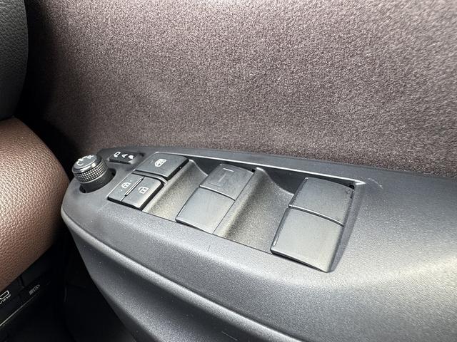 ヤリスクロス ハイブリッドＺ　全周囲カメラ・フルセグナビ・ＢＴオーディオ・ＬＥＤライト・ＡＣＣ・ＬＫＡ・ＡＨＢ・ＢＳＭ・ＨＵＤ・Ｃソナー・ハーフレザー・Ｐシート・ＵＳＢ・ＡＣ１００Ｖ・プライバシーガラス・本革ステア（45枚目）