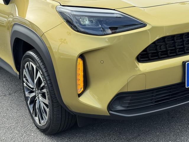 ヤリスクロス ハイブリッドＺ　全周囲カメラ・フルセグナビ・ＢＴオーディオ・ＬＥＤライト・ＡＣＣ・ＬＫＡ・ＡＨＢ・ＢＳＭ・ＨＵＤ・Ｃソナー・ハーフレザー・Ｐシート・ＵＳＢ・ＡＣ１００Ｖ・プライバシーガラス・本革ステア（47枚目）