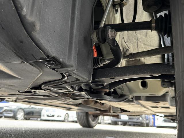 ヤリスクロス ハイブリッドＺ　全周囲カメラ・フルセグナビ・ＢＴオーディオ・ＬＥＤライト・ＡＣＣ・ＬＫＡ・ＡＨＢ・ＢＳＭ・ＨＵＤ・Ｃソナー・ハーフレザー・Ｐシート・ＵＳＢ・ＡＣ１００Ｖ・プライバシーガラス・本革ステア（59枚目）