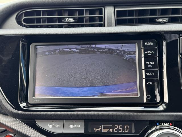 アクア X-アーバン 純正7型ナビTV・バックカメラ・ETC・BTオーディオ・CD・スマートキー・純正16AW・LEDヘッドライト・AUTOライト・革ステア・ドアバイザー・フロアマット・ミラーウィンカー(9枚目)