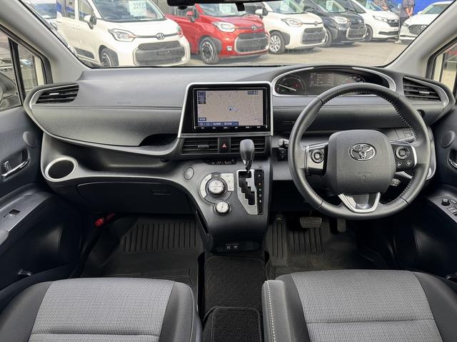 シエンタ ハイブリッドファンベースGセーフティーエディションII 後期・セーフティセンス・純正9型フルセグナビ・ETC・BTオーディオ・USB・クルーズコントロール・両側パワースライド・Cソナー・AUTOハイビーム・フロアマット・ドアバイザー(3枚目)