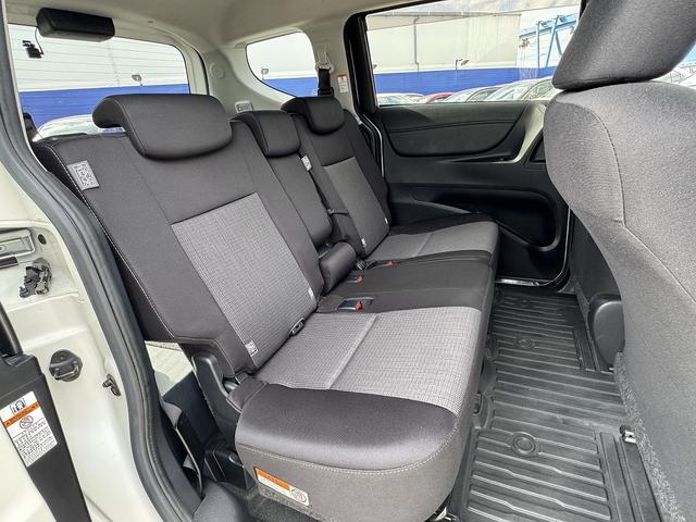 シエンタ ハイブリッドファンベースGセーフティーエディションII 後期・セーフティセンス・純正9型フルセグナビ・ETC・BTオーディオ・USB・クルーズコントロール・両側パワースライド・Cソナー・AUTOハイビーム・フロアマット・ドアバイザー(5枚目)