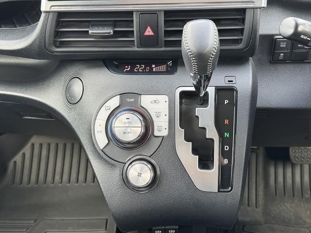 シエンタ ハイブリッドファンベースGセーフティーエディションII 後期・セーフティセンス・純正9型フルセグナビ・ETC・BTオーディオ・USB・クルーズコントロール・両側パワースライド・Cソナー・AUTOハイビーム・フロアマット・ドアバイザー(8枚目)