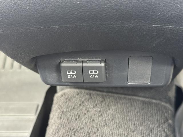 シエンタ ハイブリッドファンベースGセーフティーエディションII 後期・セーフティセンス・純正9型フルセグナビ・ETC・BTオーディオ・USB・クルーズコントロール・両側パワースライド・Cソナー・AUTOハイビーム・フロアマット・ドアバイザー(14枚目)