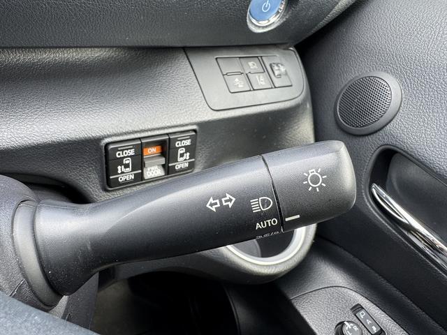 シエンタ ハイブリッドファンベースGセーフティーエディションII 後期・セーフティセンス・純正9型フルセグナビ・ETC・BTオーディオ・USB・クルーズコントロール・両側パワースライド・Cソナー・AUTOハイビーム・フロアマット・ドアバイザー(33枚目)