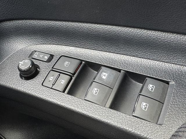 シエンタ ハイブリッドファンベースGセーフティーエディションII 後期・セーフティセンス・純正9型フルセグナビ・ETC・BTオーディオ・USB・クルーズコントロール・両側パワースライド・Cソナー・AUTOハイビーム・フロアマット・ドアバイザー(37枚目)