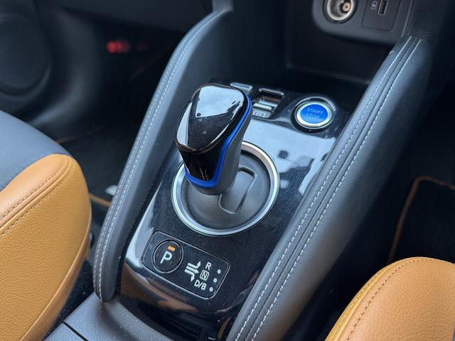 キックス Ｘ　ツートーンインテリアエディション　１オーナー・プロパイロット・フルセグナビ・全周囲カメラ・ＢＴオーディオ・ＥＴＣ・ＵＳＢ・ハーフレザー・シート＆ステアヒーター・純正１７ＡＷ・デジタルミラー・Ｃソナー・ドアバイザー（10枚目）