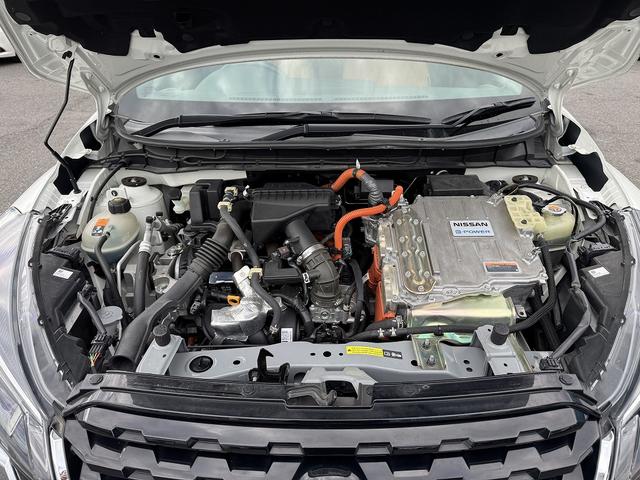 キックス Ｘ　ツートーンインテリアエディション　１オーナー・プロパイロット・フルセグナビ・全周囲カメラ・ＢＴオーディオ・ＥＴＣ・ＵＳＢ・ハーフレザー・シート＆ステアヒーター・純正１７ＡＷ・デジタルミラー・Ｃソナー・ドアバイザー（19枚目）