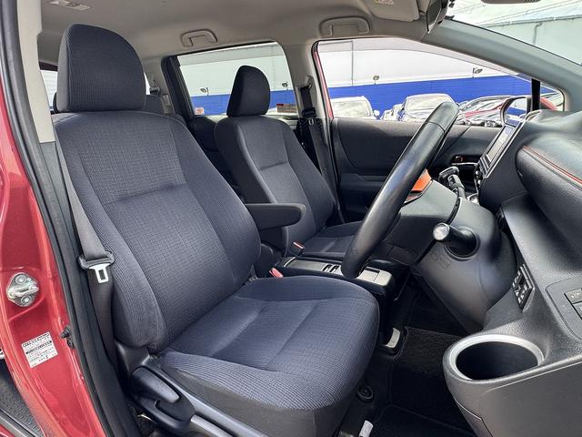 シエンタ G セーフティセンス・レーンキープアシスト・純正ナビ・ワンセグTV・Bluetooth・CD・両側パワースライドドア・ETC・スマートキー・ドアバイザー・プライバシーガラス・ミラーウィンカー・フロアマット(4枚目)