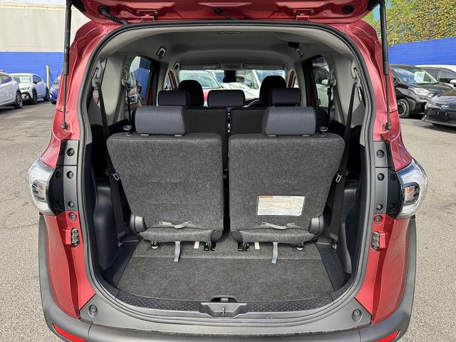 シエンタ G セーフティセンス・レーンキープアシスト・純正ナビ・ワンセグTV・Bluetooth・CD・両側パワースライドドア・ETC・スマートキー・ドアバイザー・プライバシーガラス・ミラーウィンカー・フロアマット(7枚目)