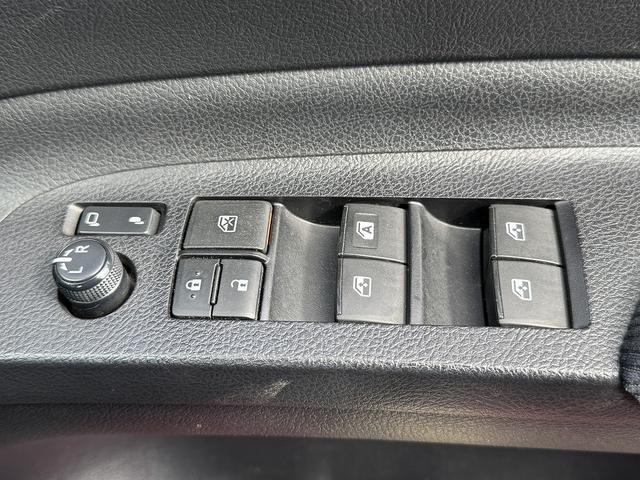 シエンタ G セーフティセンス・レーンキープアシスト・純正ナビ・ワンセグTV・Bluetooth・CD・両側パワースライドドア・ETC・スマートキー・ドアバイザー・プライバシーガラス・ミラーウィンカー・フロアマット(37枚目)