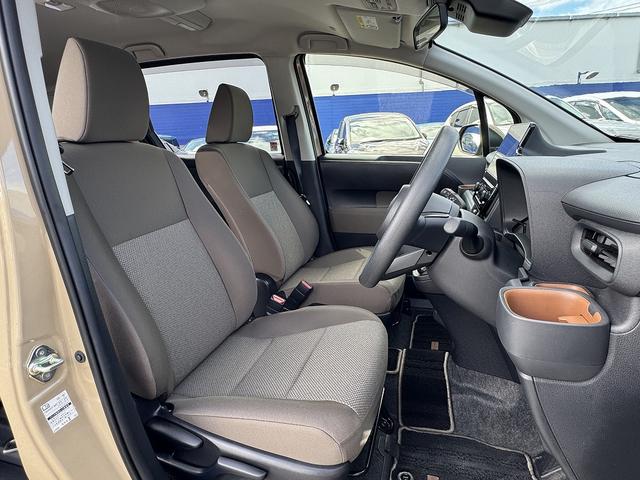 シエンタ ハイブリッドG 全周囲カメラ・フルセグナビ・BTオーディオ・LEDライト・ACC・LKA・AHB・BSM・Cソナー・ドアバイザー・プライバシーガラス・ETC・ドラレコ・スマキー・プライバシーガラス・記録簿(4枚目)