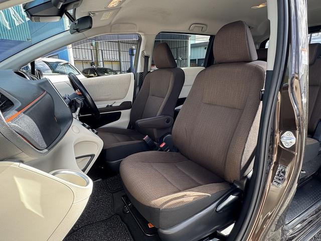 シエンタ G Sセンス・両Pスラ・フルセグナビ・Bカメラ・BTオーディオ・LEDライト・PCS・LKA・AHB・ドアバイザー・プライバシーガラス・スマキー・本革ステア・ETC2.0・ミラーウィンカー・Aストップ(25枚目)