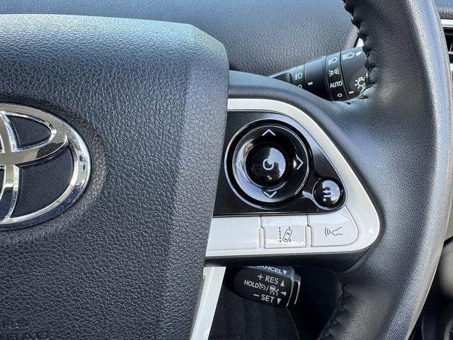 プリウス Ａ　セーフティセンス・純正９インチナビ・バックカメラ・フルセグＴＶ・Ｂｌｕｅｔｏｏｔｈ・ＣＤ／ＤＶＤ再生・ＡＣＣ・ＬＤＡ・ＢＳＭ・ＨＵＤ・パーキングアシスト・コーナーセンサー・オートＨＩビーム・ＥＴＣ（11枚目）