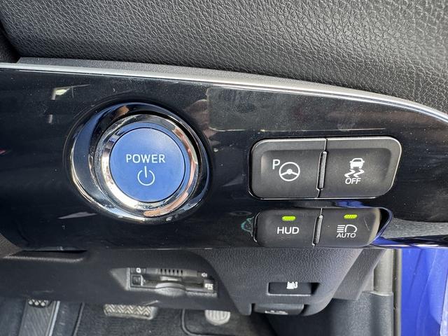 プリウス Ａ　セーフティセンス・純正９インチナビ・バックカメラ・フルセグＴＶ・Ｂｌｕｅｔｏｏｔｈ・ＣＤ／ＤＶＤ再生・ＡＣＣ・ＬＤＡ・ＢＳＭ・ＨＵＤ・パーキングアシスト・コーナーセンサー・オートＨＩビーム・ＥＴＣ（13枚目）