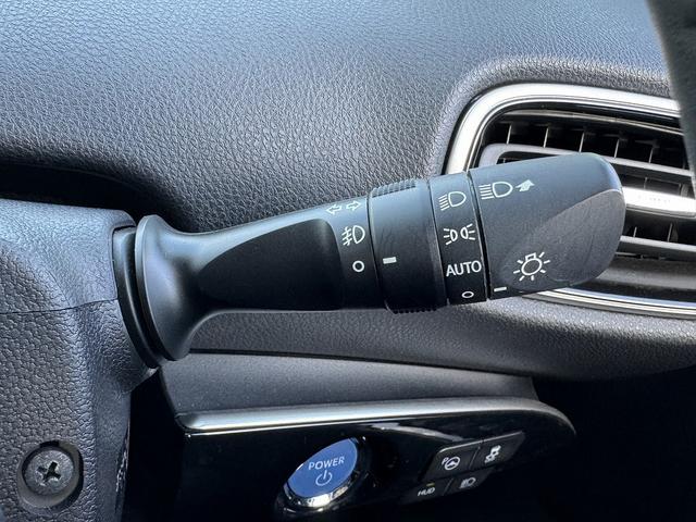 プリウス Ａ　セーフティセンス・純正９インチナビ・バックカメラ・フルセグＴＶ・Ｂｌｕｅｔｏｏｔｈ・ＣＤ／ＤＶＤ再生・ＡＣＣ・ＬＤＡ・ＢＳＭ・ＨＵＤ・パーキングアシスト・コーナーセンサー・オートＨＩビーム・ＥＴＣ（15枚目）